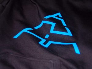 corporate design/branding auf einem hoodie